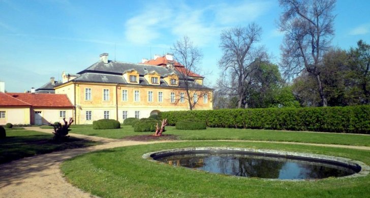 krásný-dvůr.jpg